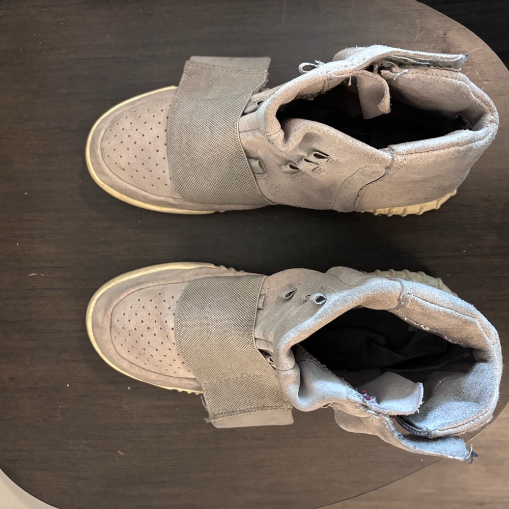 Yeezy Adidas Boost 750 OG in Grey